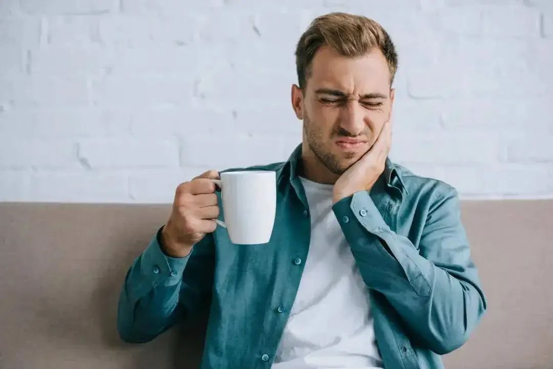牙研所 | 牙齿突然间的刺痛到底是什么原因...